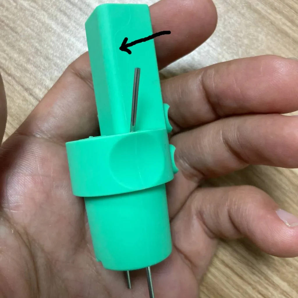 Showcasing parting lines in a silicone product