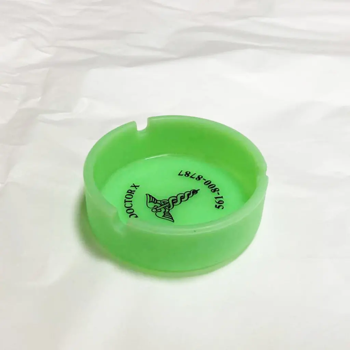 Glowing silicone ashtray